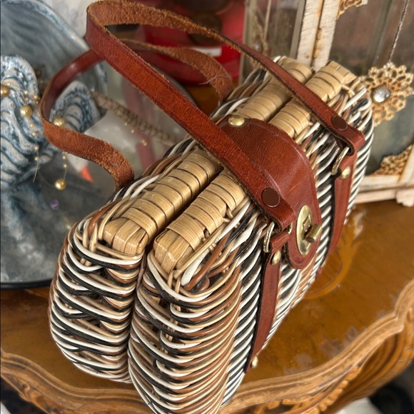 Vintage Brown and Tan Woven Wicker & Leather Handbag - Picture 3 of 12